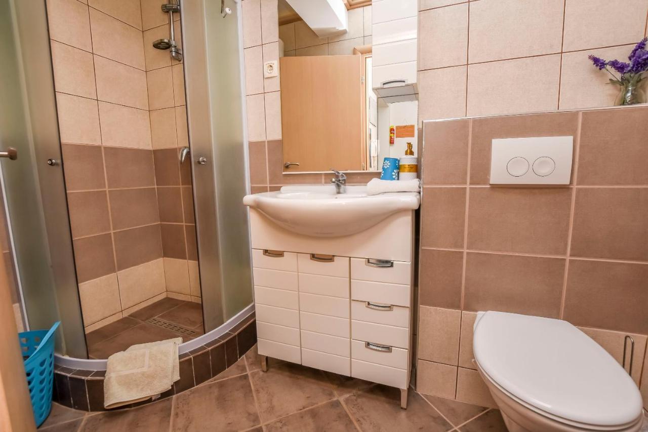 Apartments Silvana Рогозница Экстерьер фото