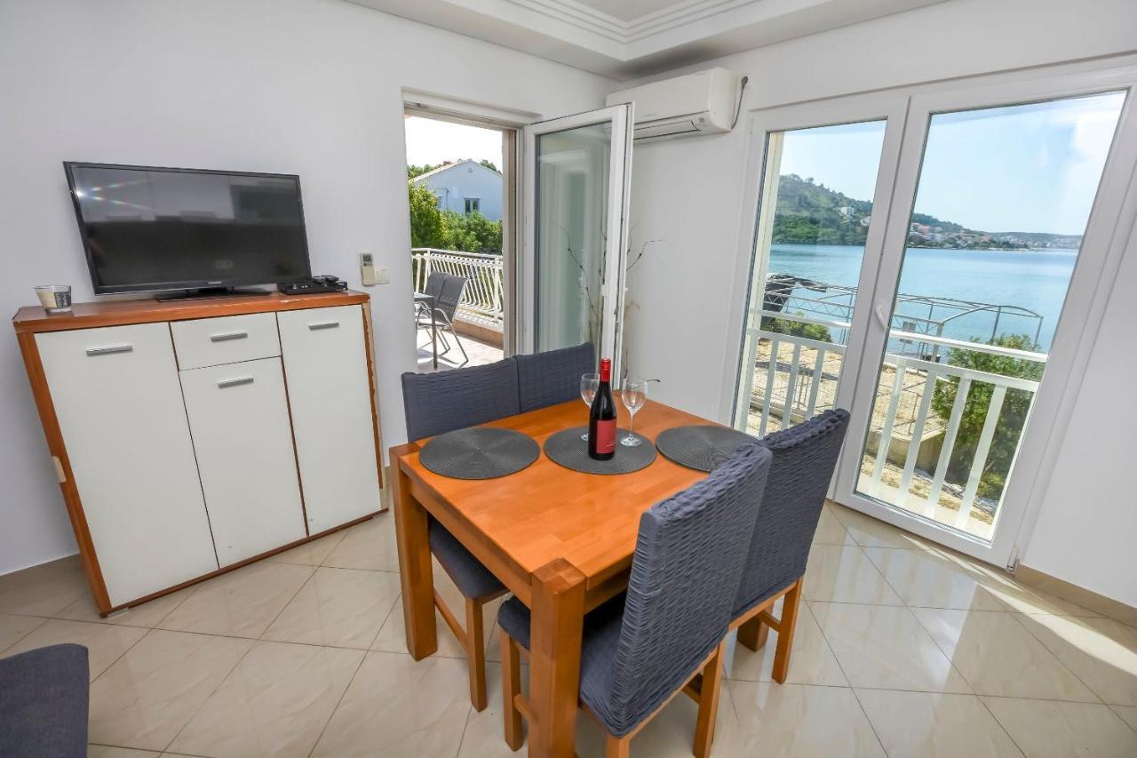 Apartments Silvana Рогозница Экстерьер фото