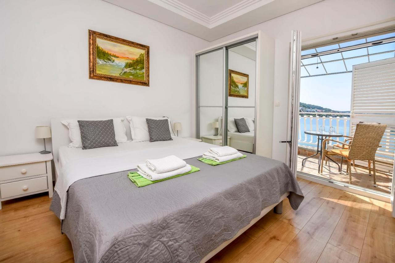 Apartments Silvana Рогозница Экстерьер фото